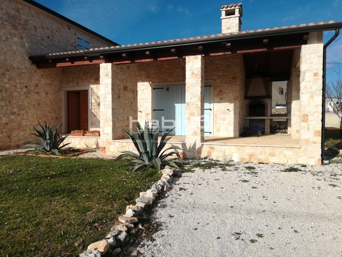 Poreč 7 km - Samostojna kamnita hiša blizu mesta