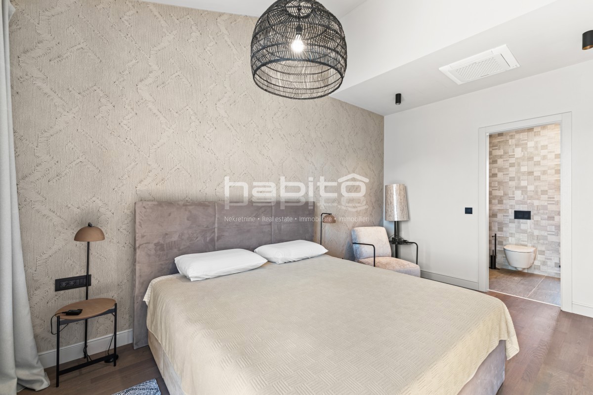 Krnica - Luksuzna Vila z Bazenom na Mirni Lokaciji Blizu Morja