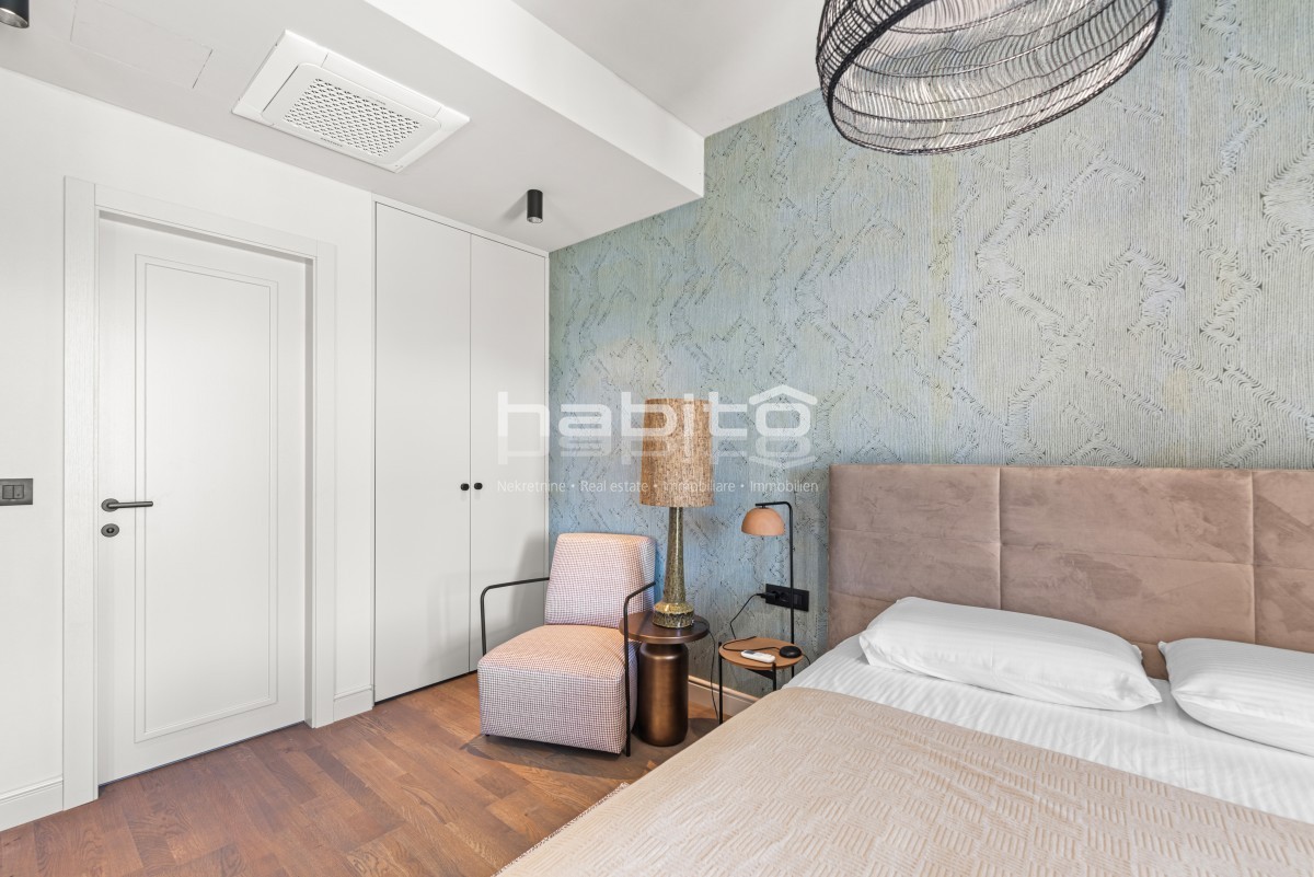 Krnica - Luksuzna Vila z Bazenom na Mirni Lokaciji Blizu Morja