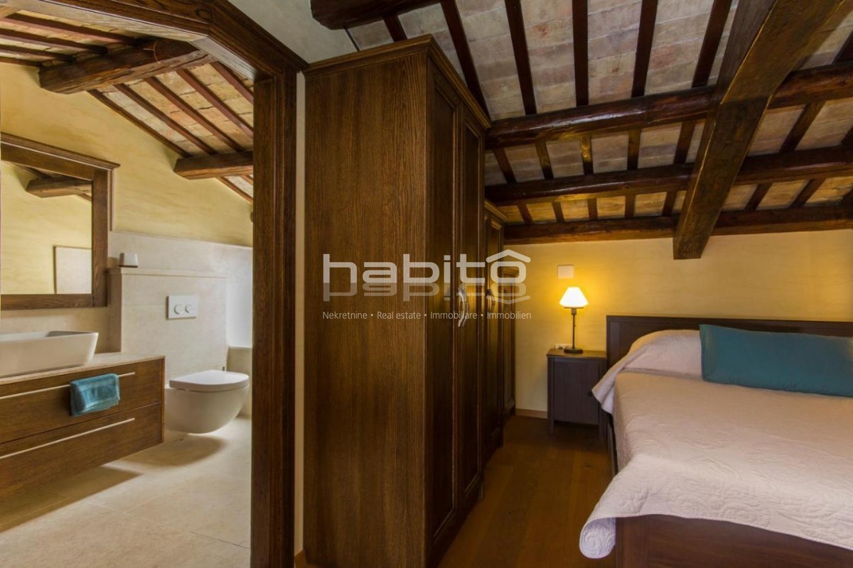 Okolica Poreča - Edinstvena kamnita hiša blizu morja, 2 spalnici, 2 kopalnici