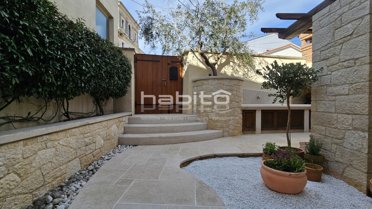 Okolica Poreča - Edinstvena kamnita hiša blizu morja, 2 spalnici, 2 kopalnici