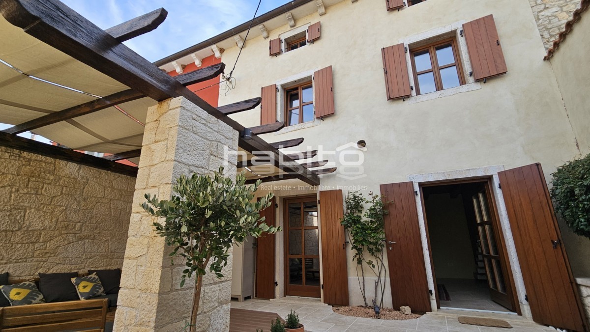 Okolica Poreča - Edinstvena kamnita hiša blizu morja, 2 spalnici, 2 kopalnici