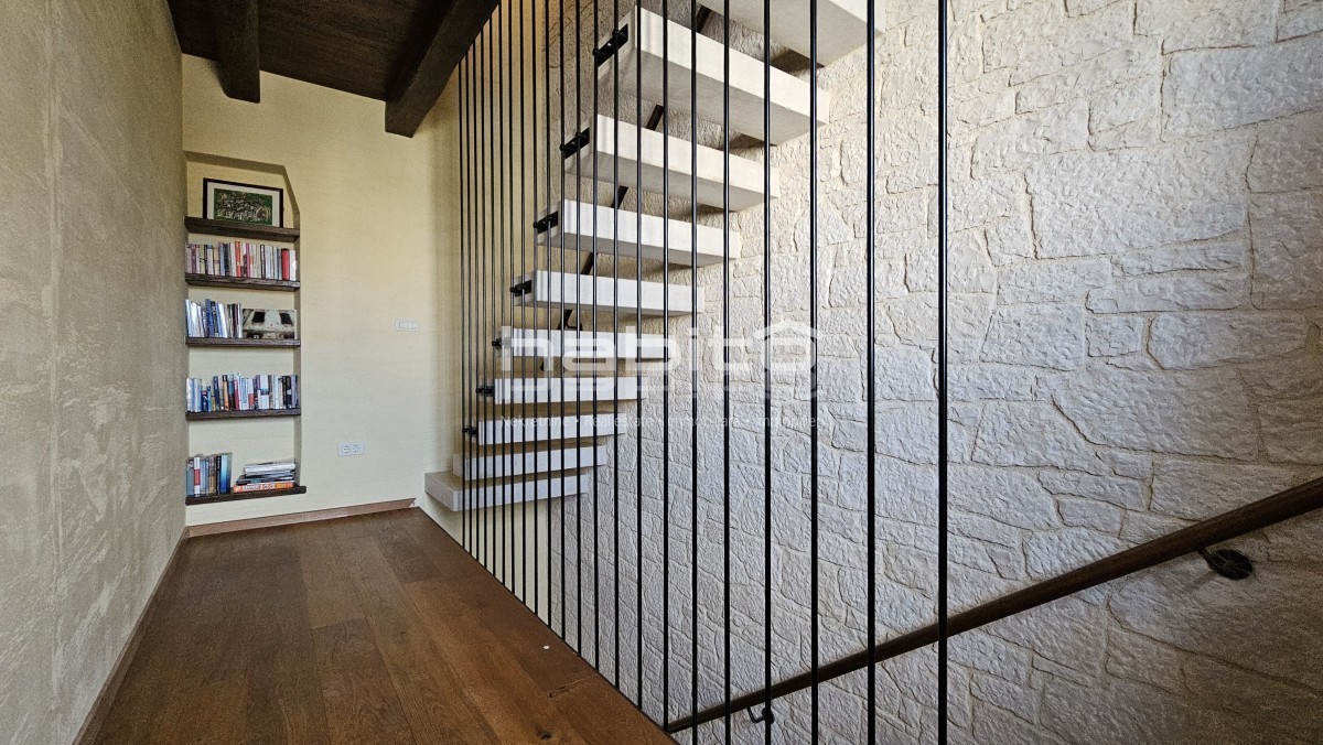 Okolica Poreča - Edinstvena kamnita hiša blizu morja, 2 spalnici, 2 kopalnici