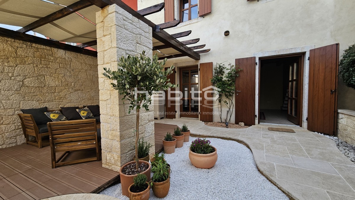 Okolica Poreča - Edinstvena kamnita hiša blizu morja, 2 spalnici, 2 kopalnici