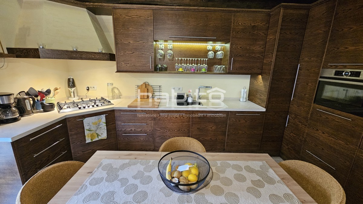 Okolica Poreča - Edinstvena kamnita hiša blizu morja, 2 spalnici, 2 kopalnici