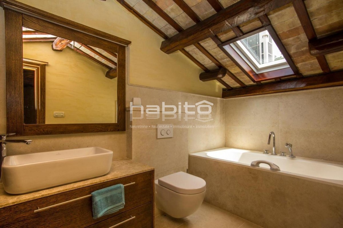 Okolica Poreča - Edinstvena kamnita hiša blizu morja, 2 spalnici, 2 kopalnici