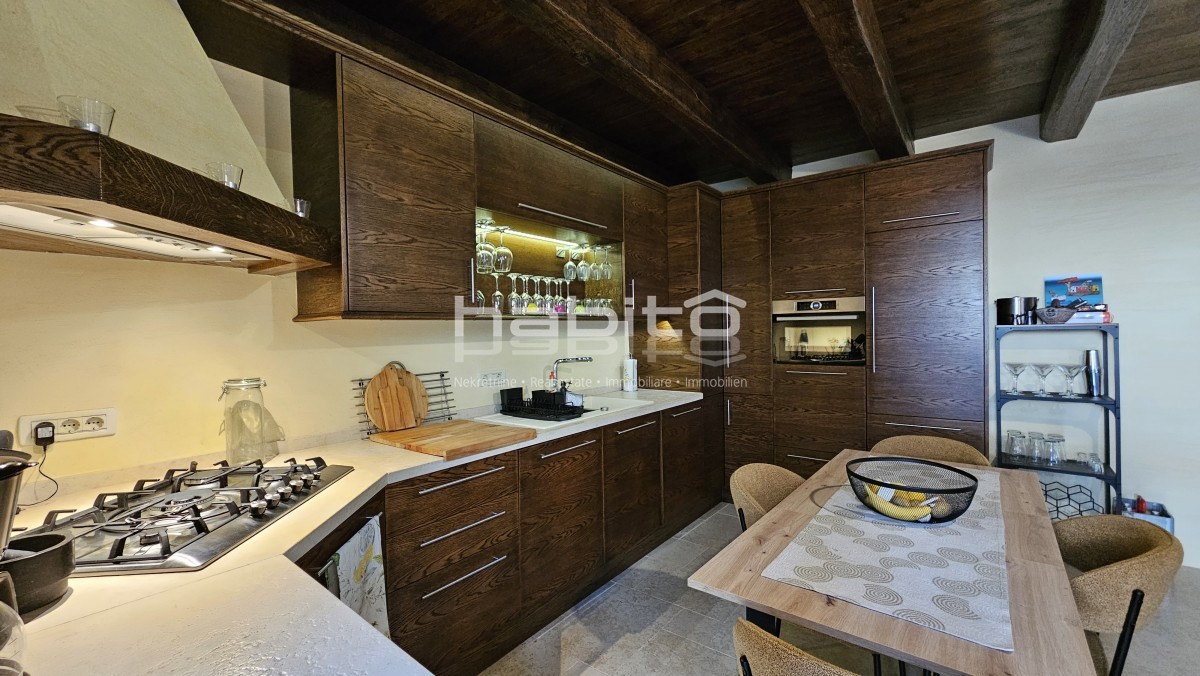 Okolica Poreča - Edinstvena kamnita hiša blizu morja, 2 spalnici, 2 kopalnici