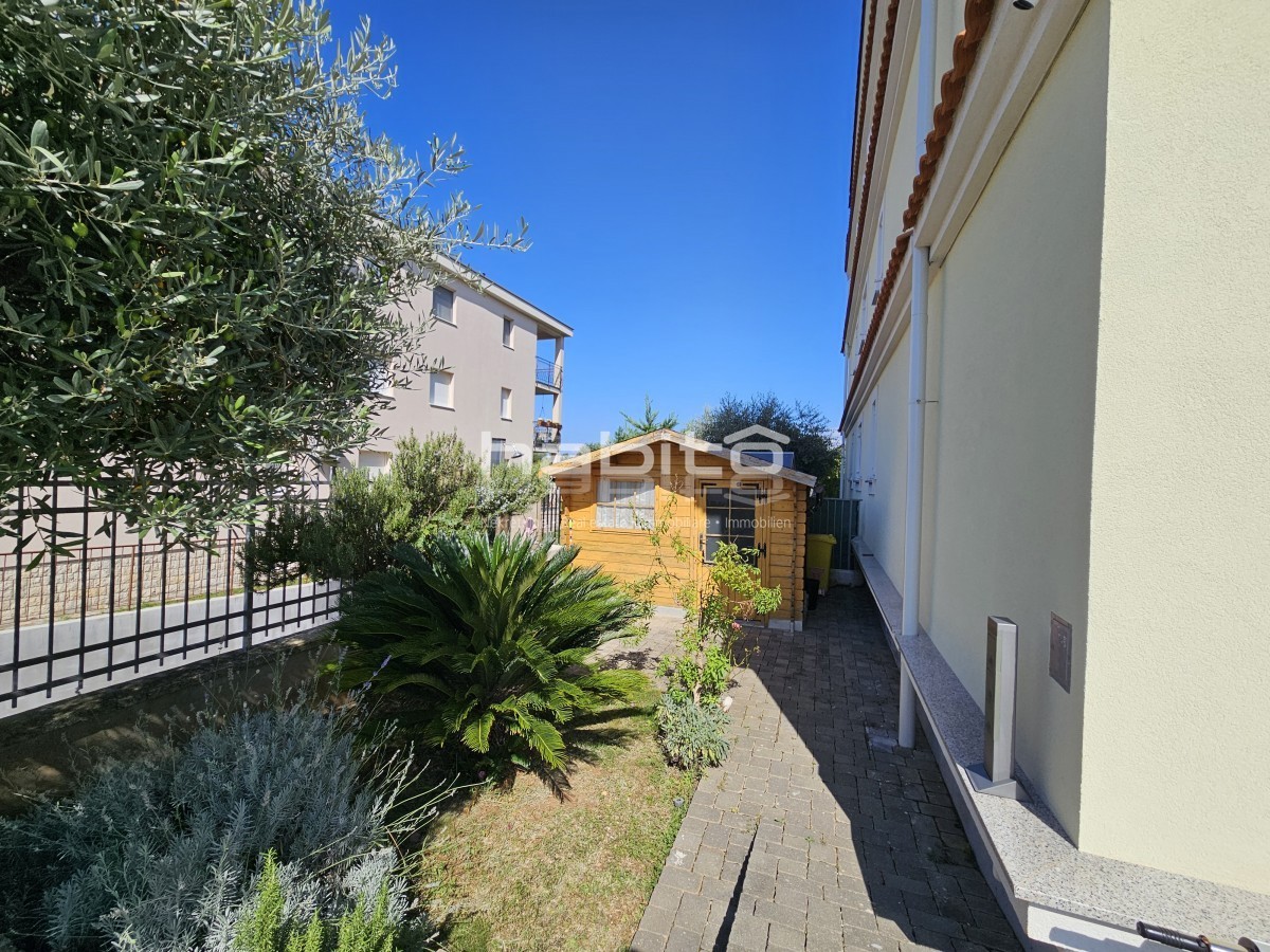 Poreč okolica - Stanovanje z bazenom 900 m od morja