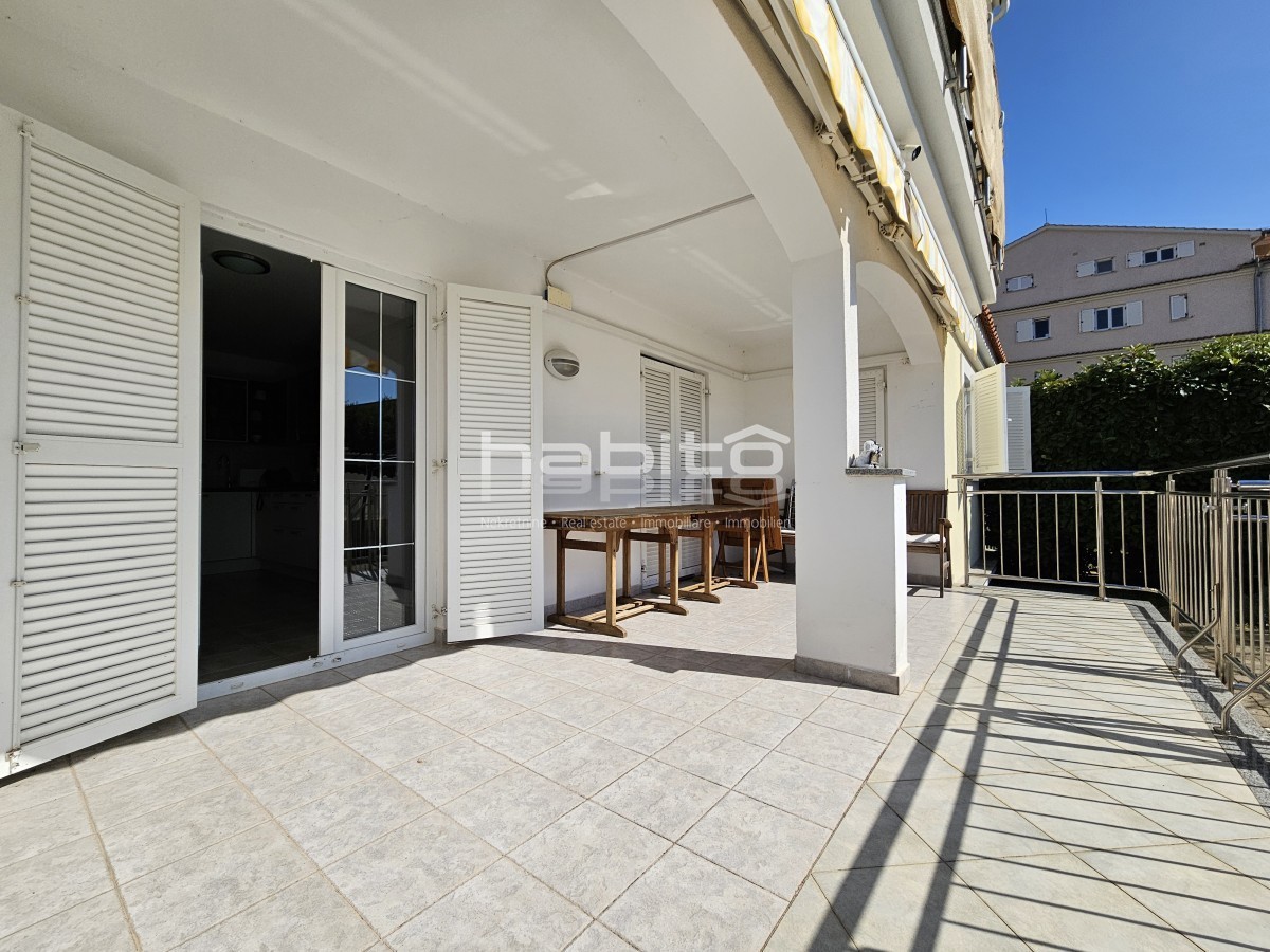 Poreč okolica - Stanovanje z bazenom 900 m od morja