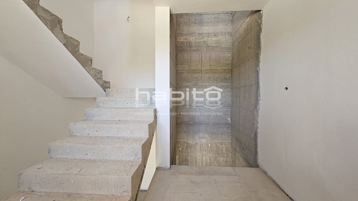 Poreč - Novo stanovanje s pogledom na morje, 2 spalnici, DVIGALO, 2 parkirni mesti