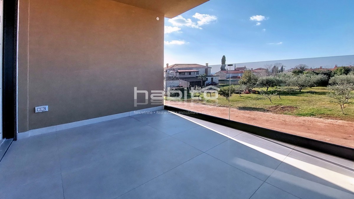 Poreč - Novo stanovanje s pogledom na morje, 2 spalnici, DVIGALO, 2 parkirni mesti