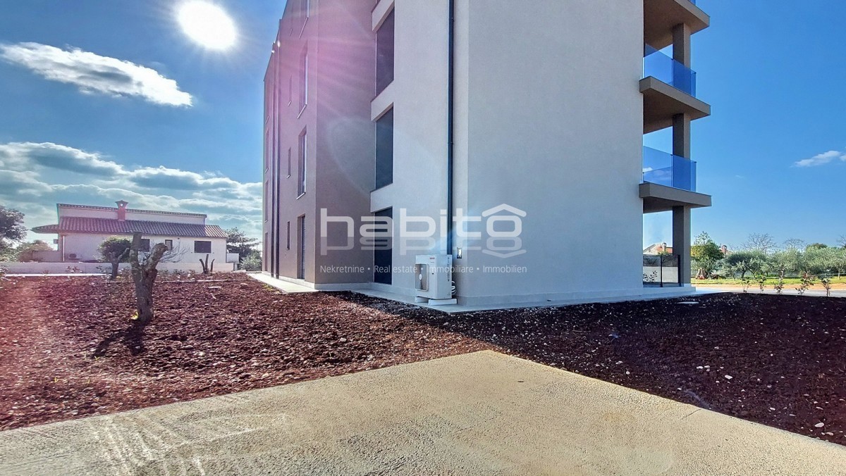 Poreč - Novo stanovanje s pogledom na morje, 2 spalnici, DVIGALO, 2 parkirni mesti