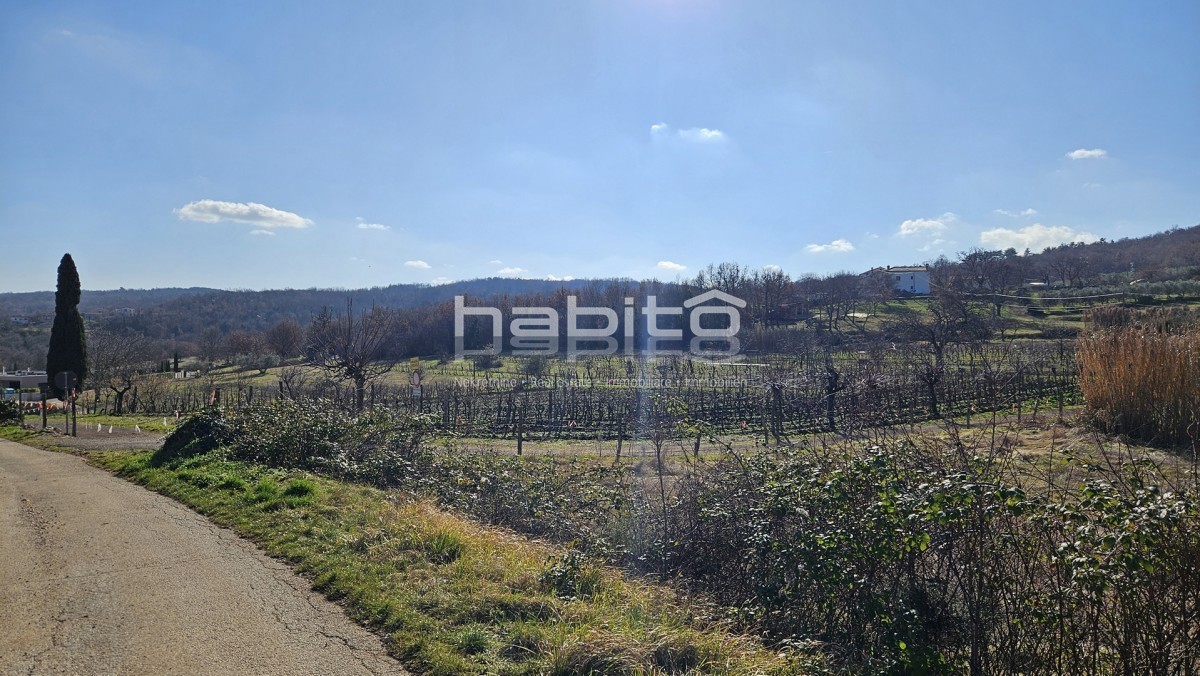 Stavbno zemljišče za stanovanjsko gradnjo – okolica Motovuna