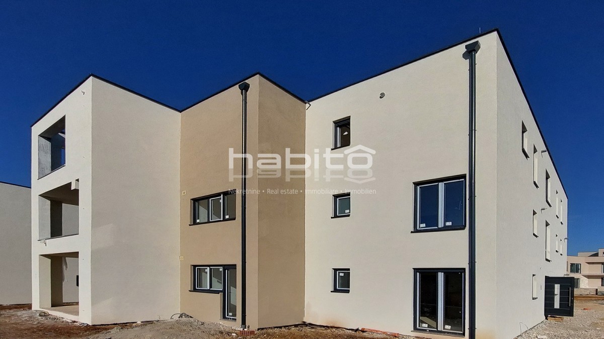 Istra, Poreč, novo stanovanje 91 m2, 1. nadstropje, 1500 m od morja