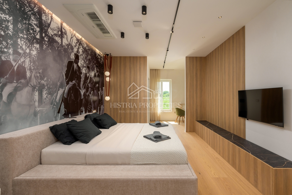 Izjemno ekonomična, pametna in prostorna vila na robu mesta z bogatimi ugodnostmi in vrhunskim pohištvom