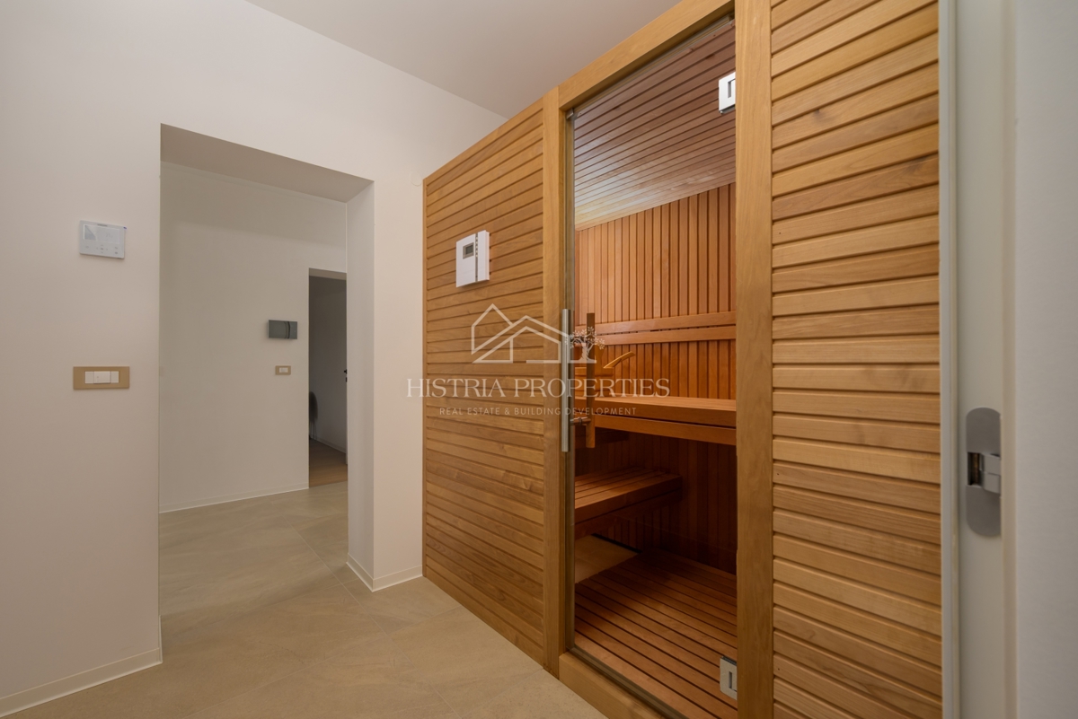 Izjemno ekonomična, pametna in prostorna vila na robu mesta z bogatimi ugodnostmi in vrhunskim pohištvom