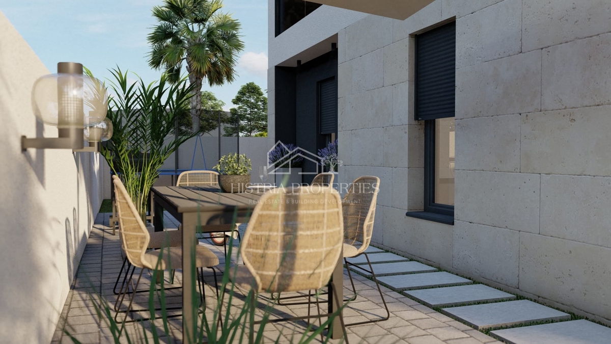 Novozgrajeno stanovanje z velikim dvoriščem v bližini centra Pulja in znatnimi ugodnostmi pri nakupu