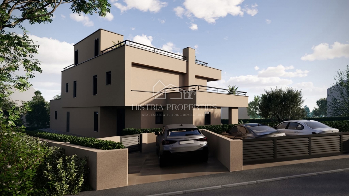 Strešna terasa z razgledom, jacuzzi in prostorna kakovostna vila v mestu z vsemi udobji