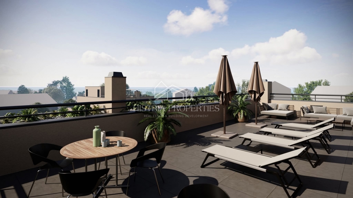 Strešna terasa z razgledom, jacuzzi in prostorna kakovostna vila v mestu z vsemi udobji