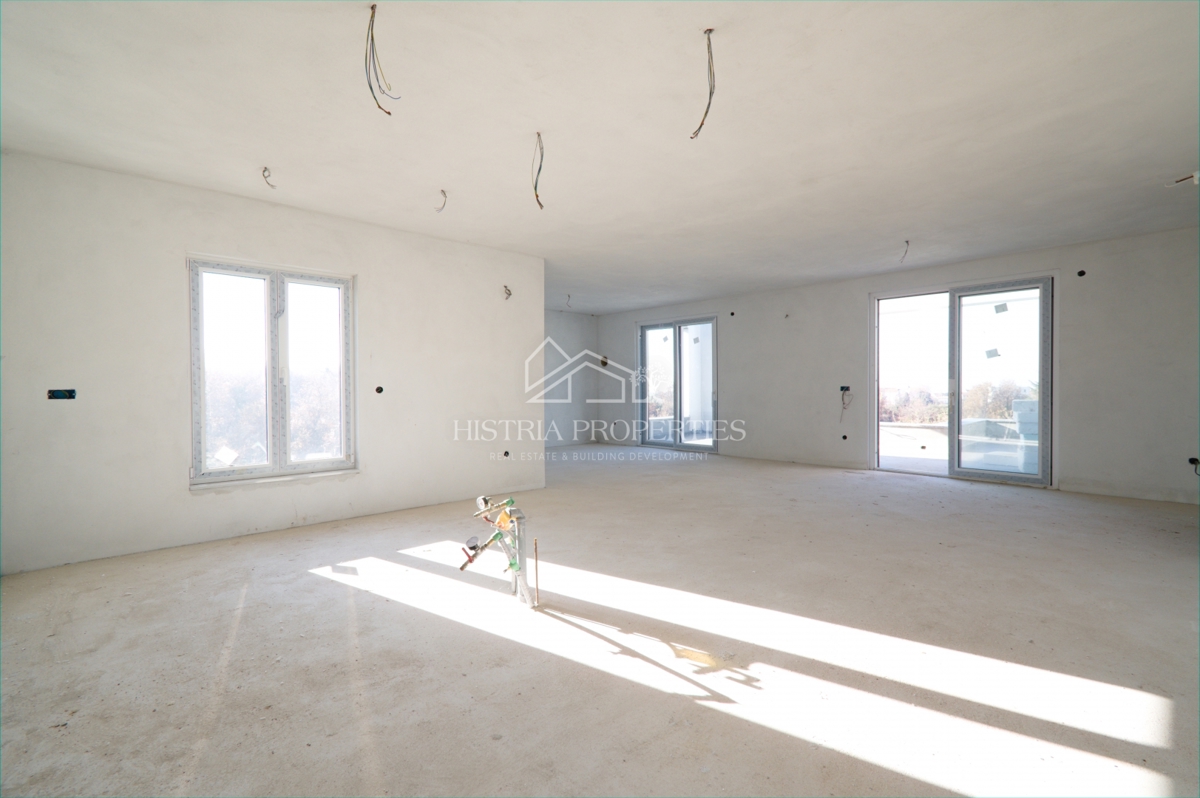 Prostornost, udobje, kakovost in neustavljiv razgled iz popolnega penthousea