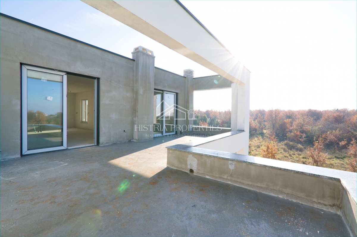 Prostornost, udobje, kakovost in neustavljiv razgled iz popolnega penthousea