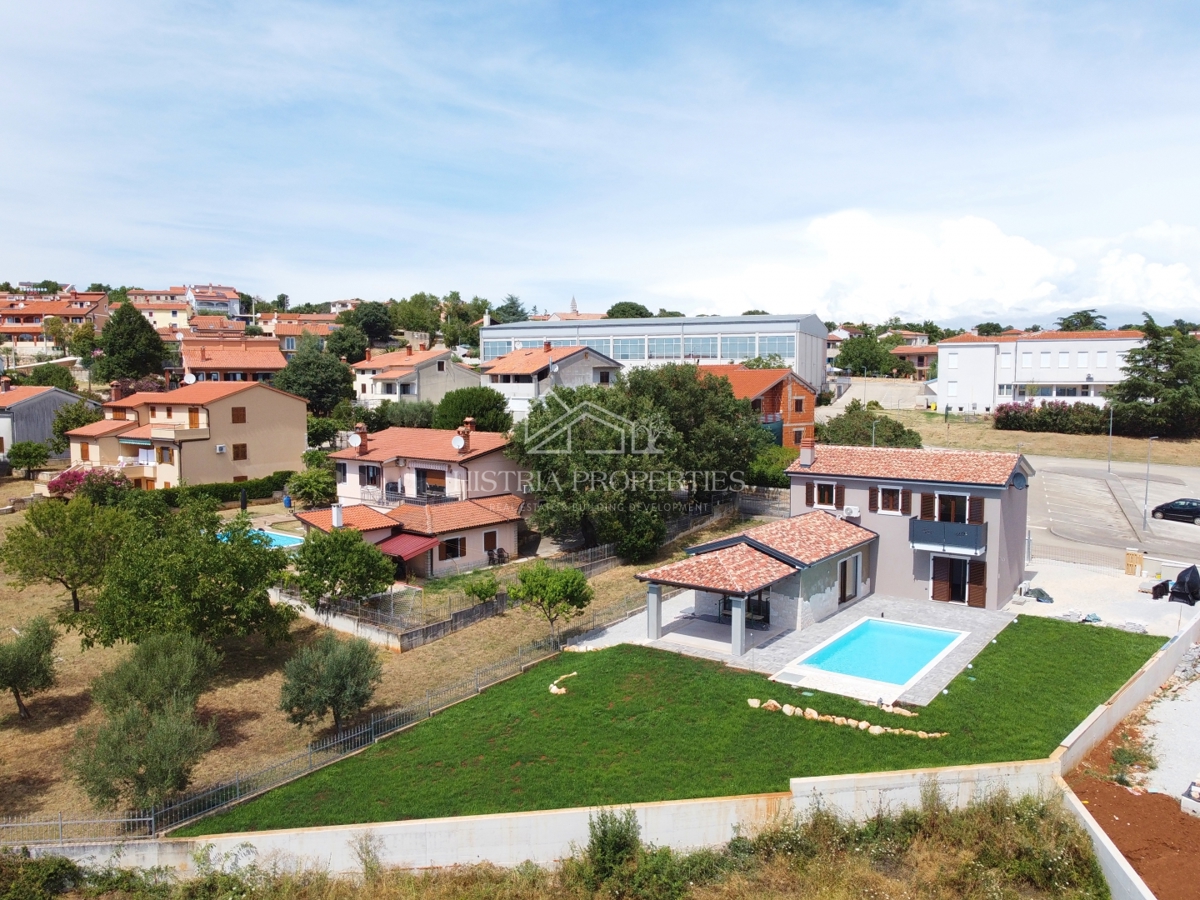 Casa con dettagli istriani riconoscibili e una splendida vista sul mare
