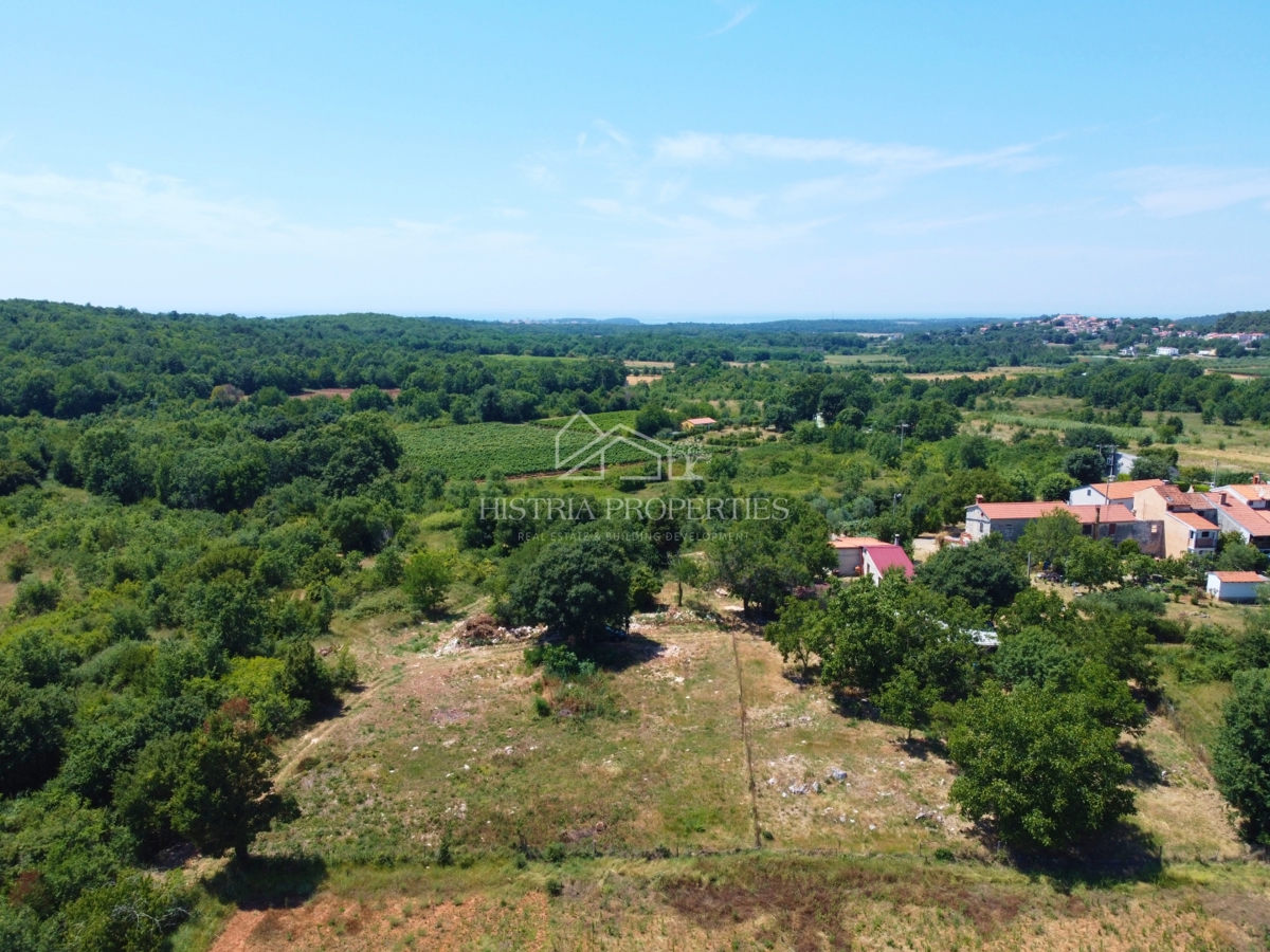 Zemljišče na mirni lokaciji, primerno za gradnjo družinske hiše