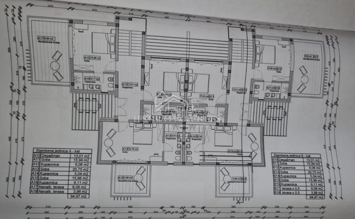 Gradbeno zemljišče za 2 moderni hiši z veljavnim dovoljenjem in plačanimi komunalnimi storitvami