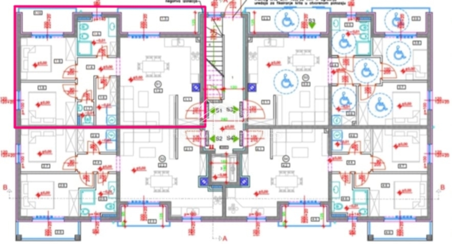 Udobno družinsko stanovanje z dvema terasama in vrtom v novi stavbi v bližini Poreča