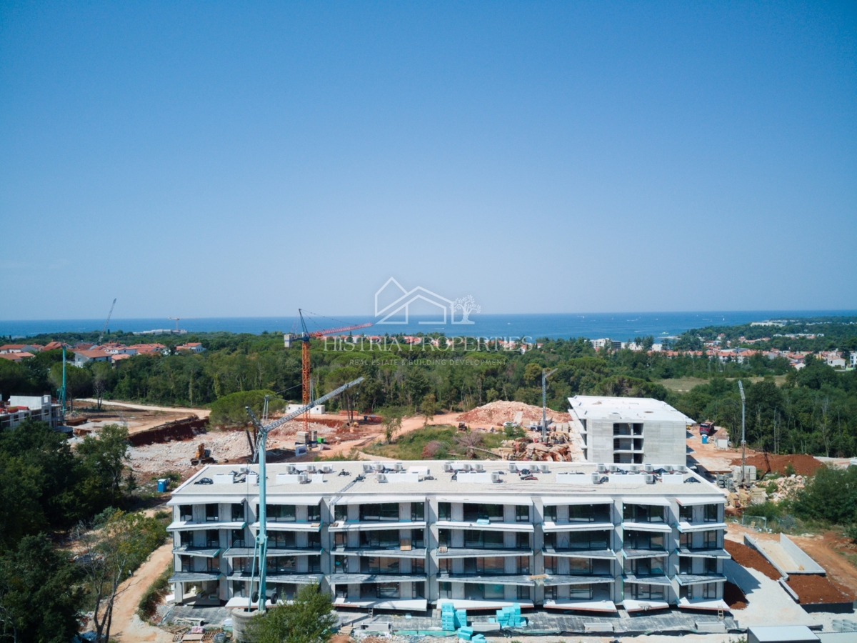 Luksuzna novogradnja z garažo le nekaj korakov od plaže v čudovitem Poreču