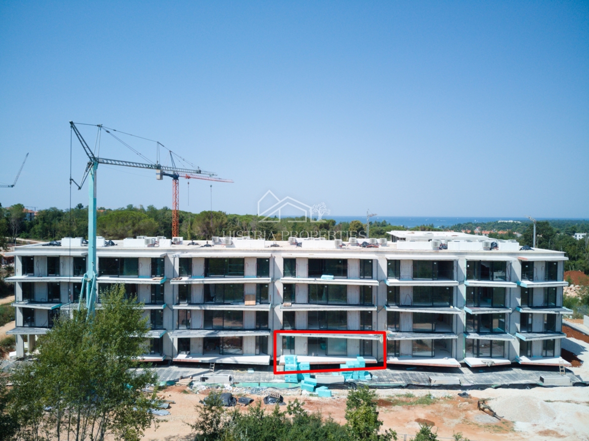 Luksuzna novogradnja z garažo le nekaj korakov od plaže v čudovitem Poreču