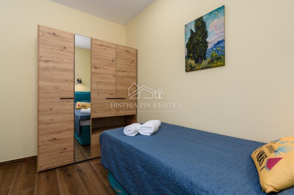 Izjemno kakovostna vila v bližini Rovinja s pogledom na morje, popolnoma opremljena