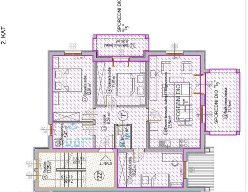 Prostorno stanovanje s pokrito teraso in panoramskim pogledom na morje