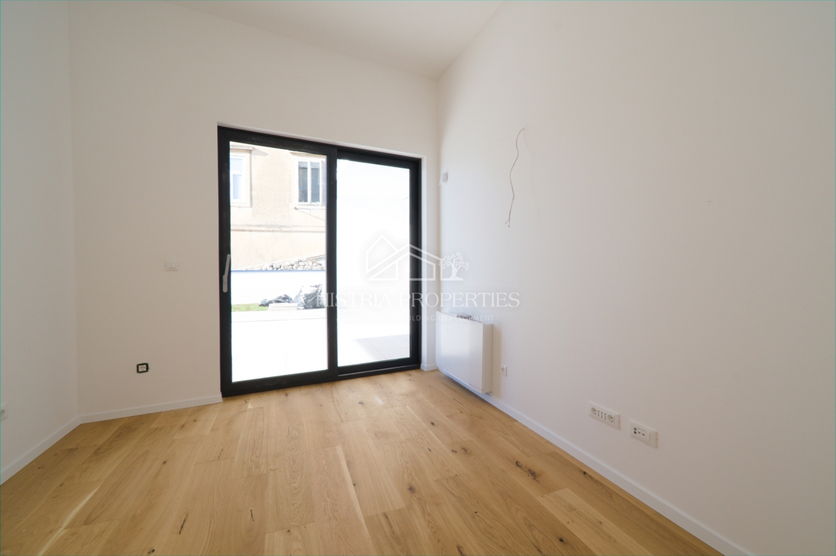 Sanjska terasa v prostornem luksuznem apartmaju z zasebnim dostopom do plaže