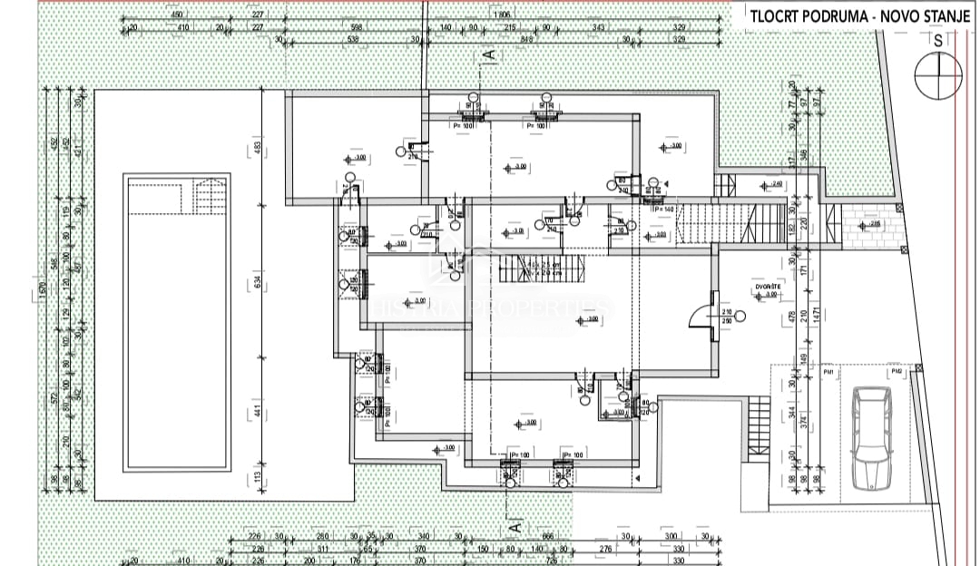 Prostorna rustikalna vila z velikim bazenom, vinsko kletjo, wellnessom in garažo