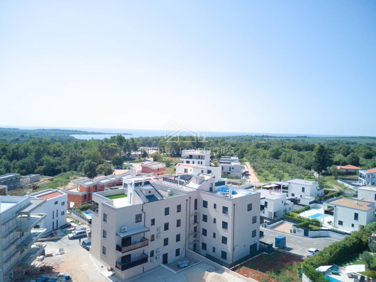 Privlačno stanovanje 800m od morja v novi stavbi z dvigalom