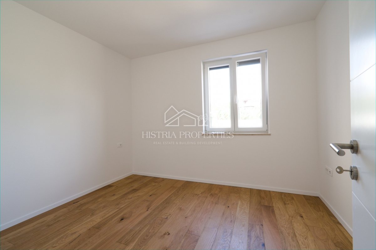 Privlačno stanovanje 800m od morja v novi stavbi z dvigalom