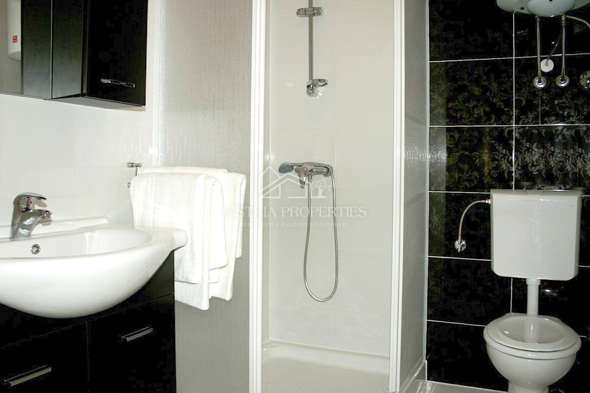 Dupleks s teraso, pogledom na morje in sončnimi zahodi le 500 m od plaže