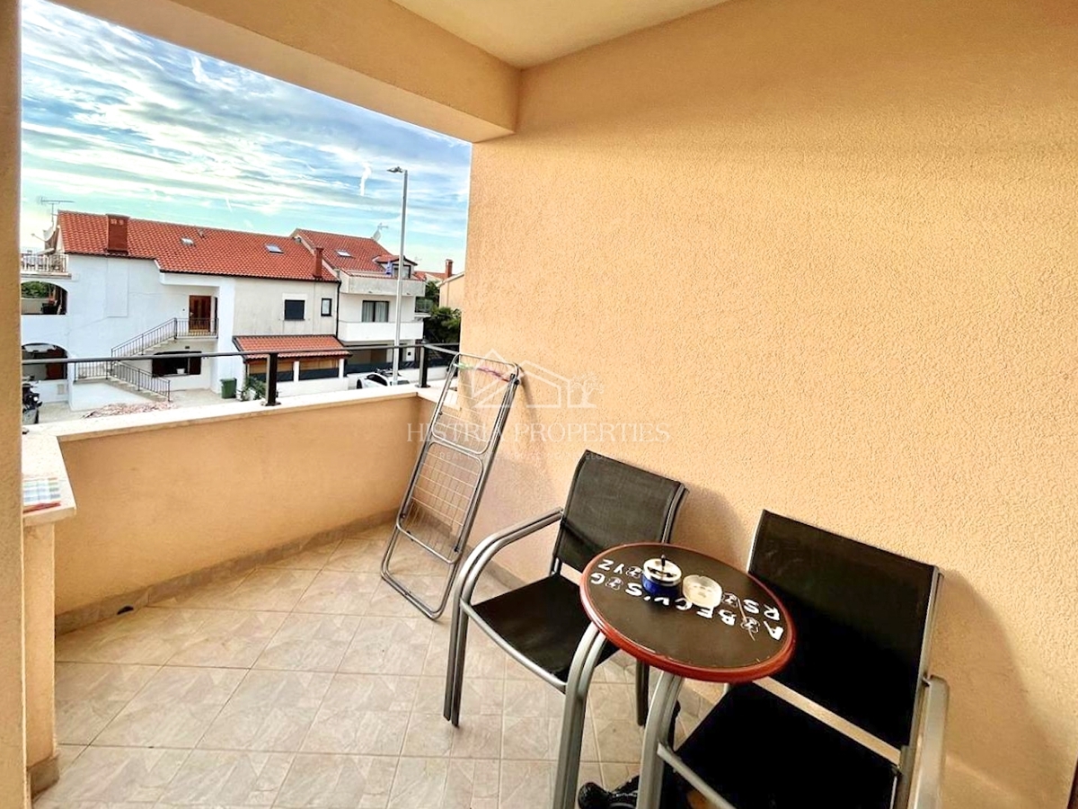 Dupleks s teraso, pogledom na morje in sončnimi zahodi le 500 m od plaže