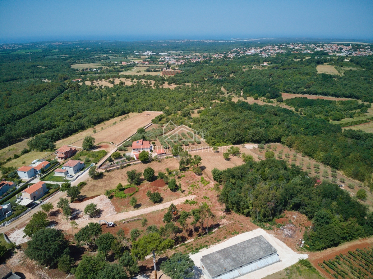 Pogled na morje in zemljišče z odličnim potencialom za gradnjo počitniške hiše