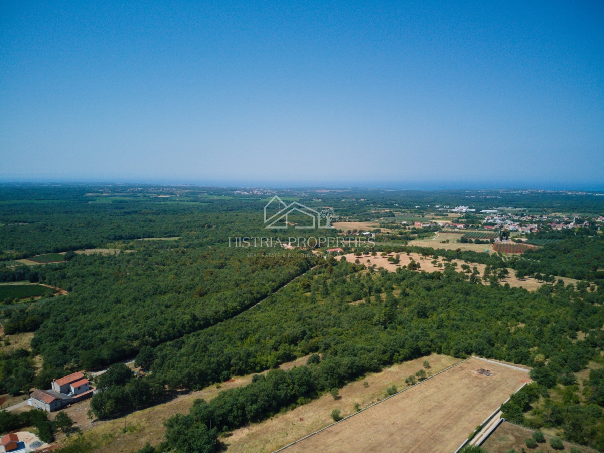 Pogled na morje in zemljišče z odličnim potencialom za gradnjo počitniške hiše