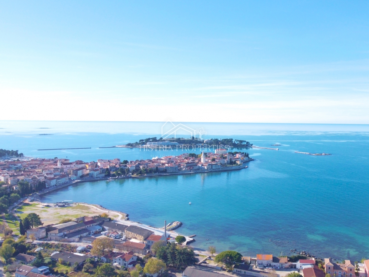 Moderna novogradnja in stanovanje s pogledom na morje v bližini Poreča