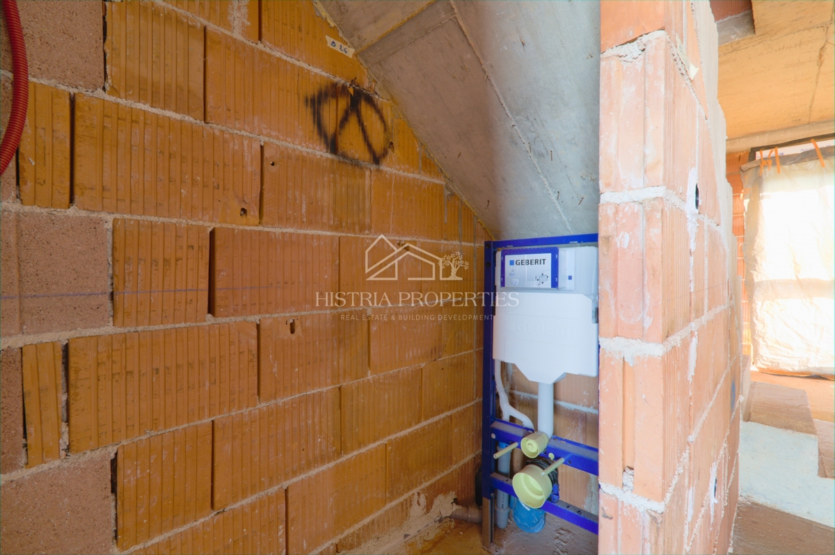 Moderna novogradnja in stanovanje s pogledom na morje v bližini Poreča