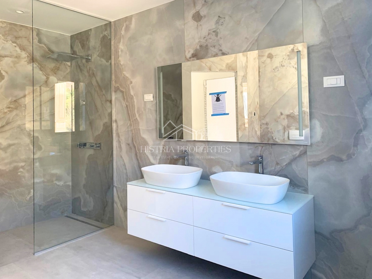 Morje, terasa in vrhunska pametna novogradnja na obali mesta Reka so edinstvena priložnost