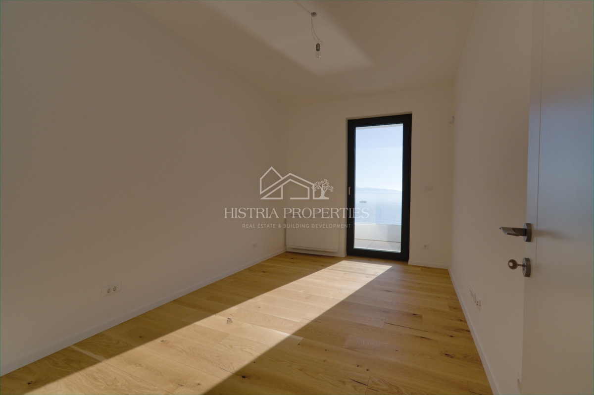 Morje, terasa in vrhunska pametna novogradnja na obali mesta Reka so edinstvena priložnost