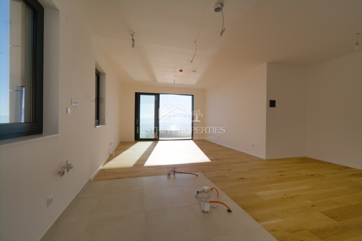 Morje, terasa in vrhunska pametna novogradnja na obali mesta Reka so edinstvena priložnost