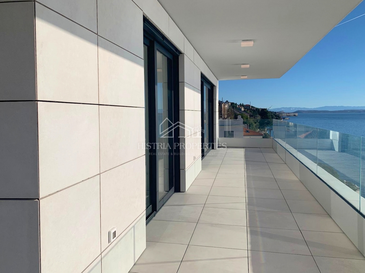 Morje, terasa in vrhunska pametna novogradnja na obali mesta Reka so edinstvena priložnost