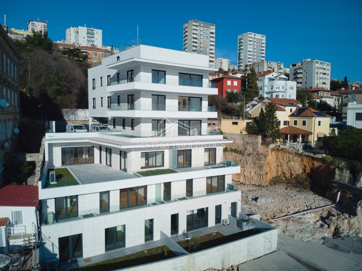 Morje, terasa in vrhunska pametna novogradnja na obali mesta Reka so edinstvena priložnost