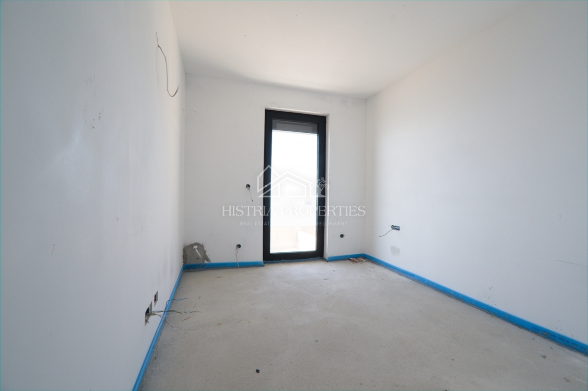 Morje, terasa in vrhunska pametna novogradnja na obali mesta Reka so edinstvena priložnost