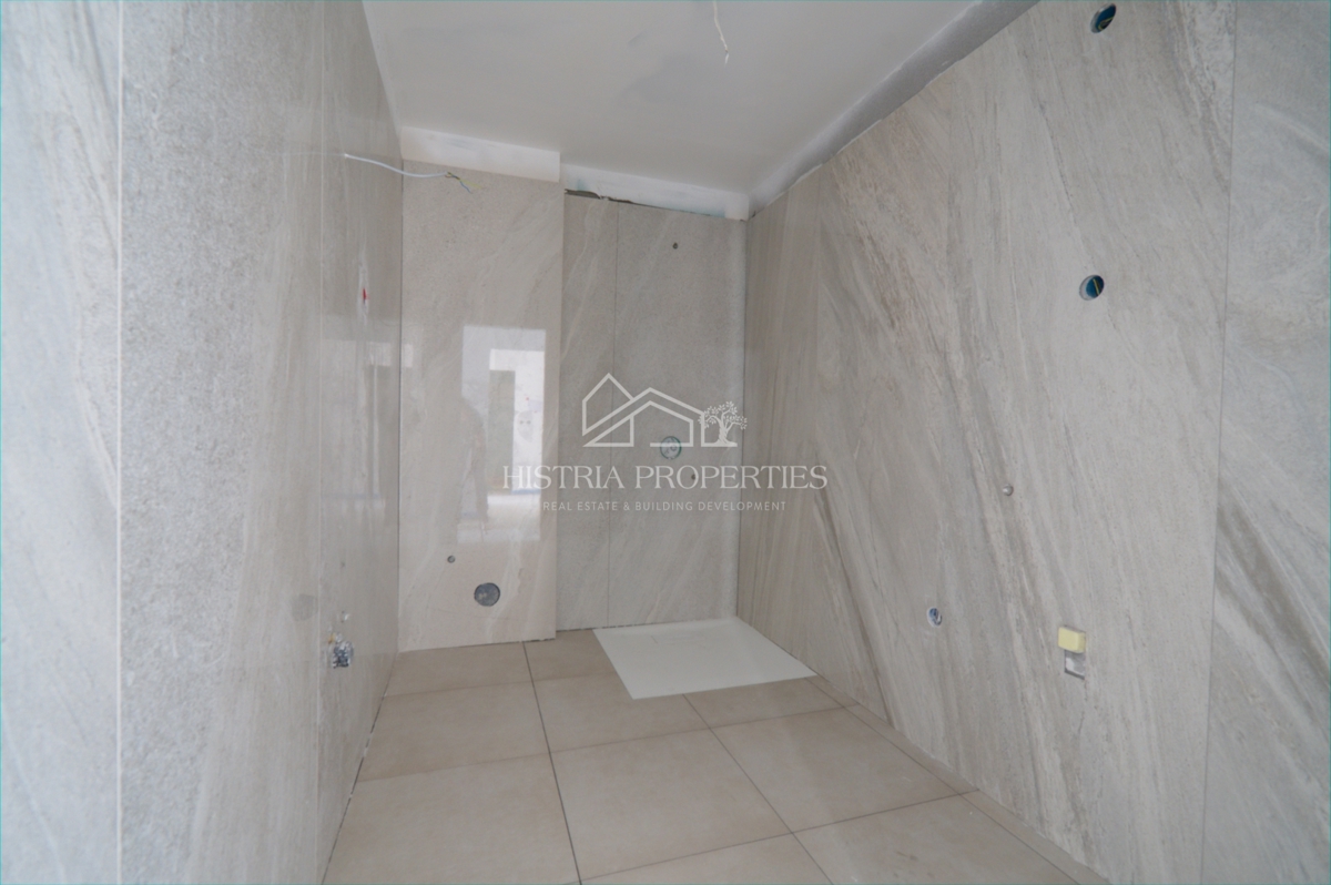 Morje, terasa in vrhunska pametna novogradnja na obali mesta Reka so edinstvena priložnost